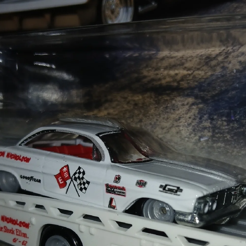 Hot Wheels PREMIUM .. DYNO DON '61 Impala and Horizon Hauler TEAM TRANSPORT Set